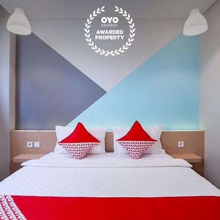 Super Oyo Flagship 101 Apple Platinum Hotell Jakarta Exteriör bild