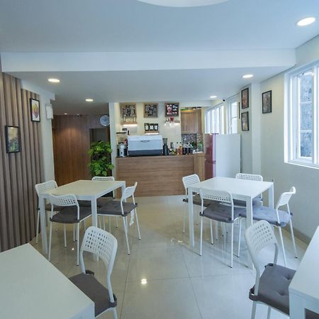 Super Oyo Flagship 101 Apple Platinum Hotell Jakarta Exteriör bild