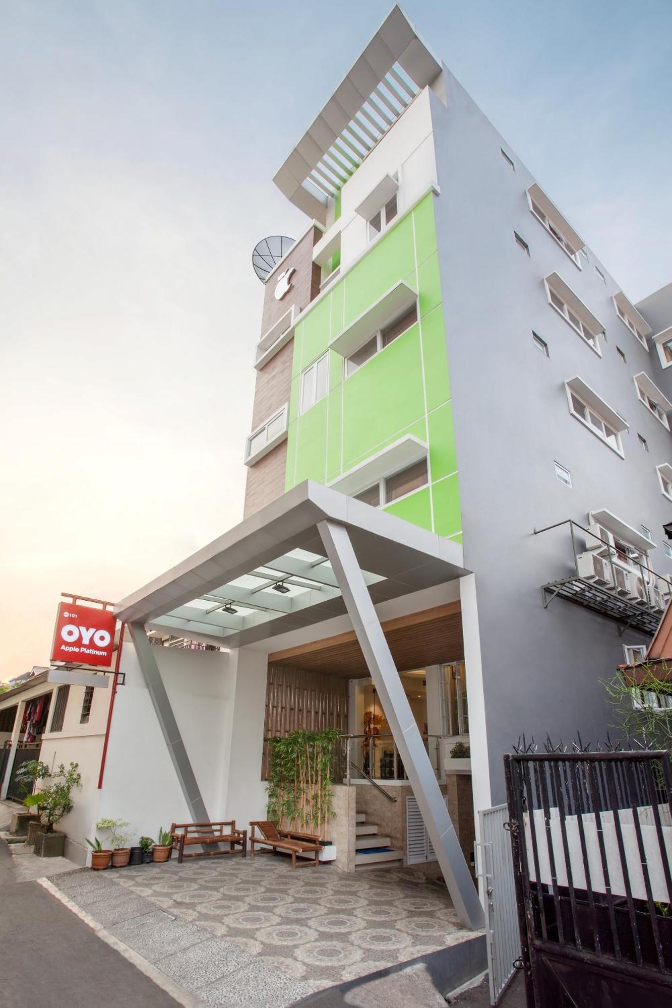 Super Oyo Flagship 101 Apple Platinum Hotell Jakarta Exteriör bild
