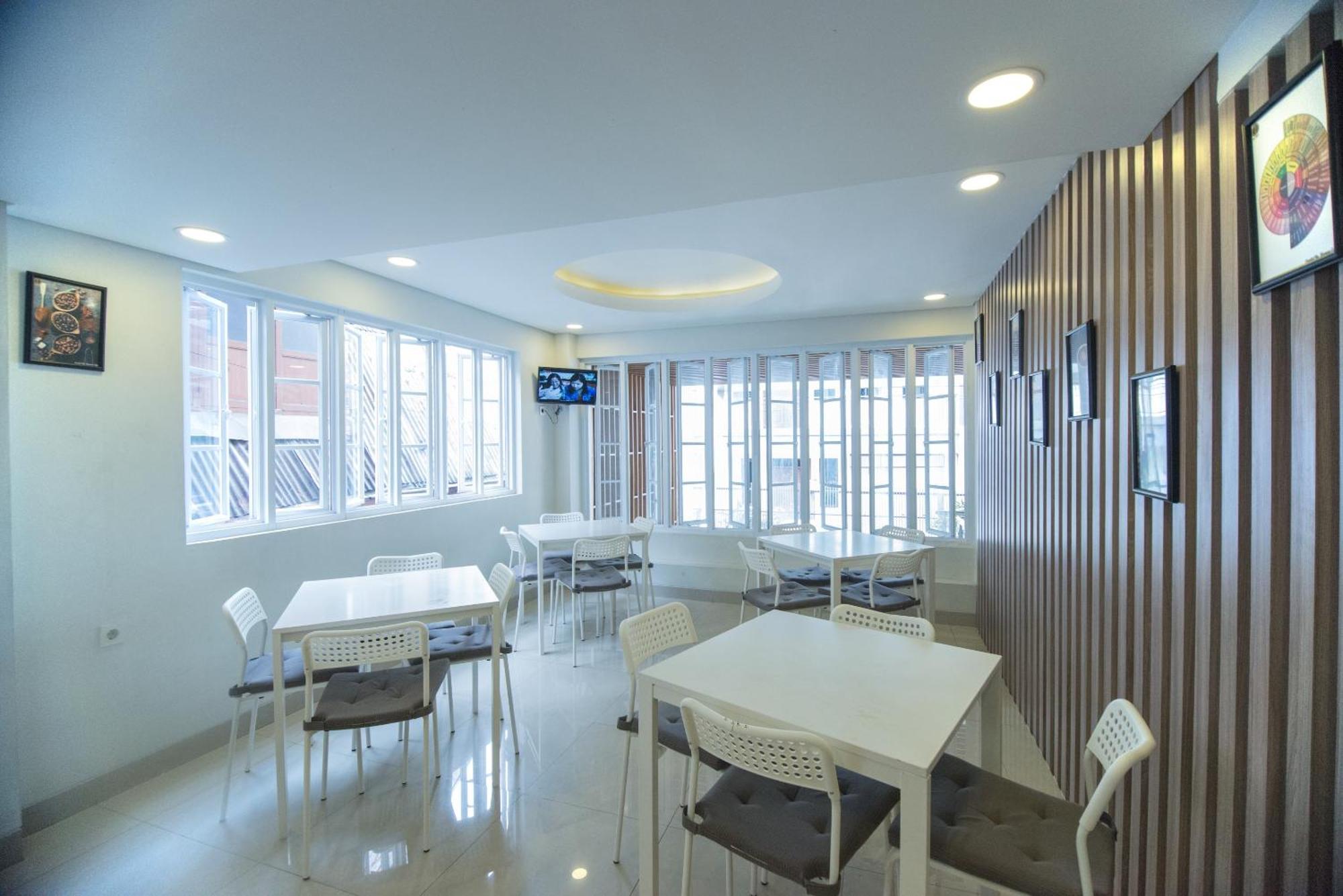 Super Oyo Flagship 101 Apple Platinum Hotell Jakarta Exteriör bild